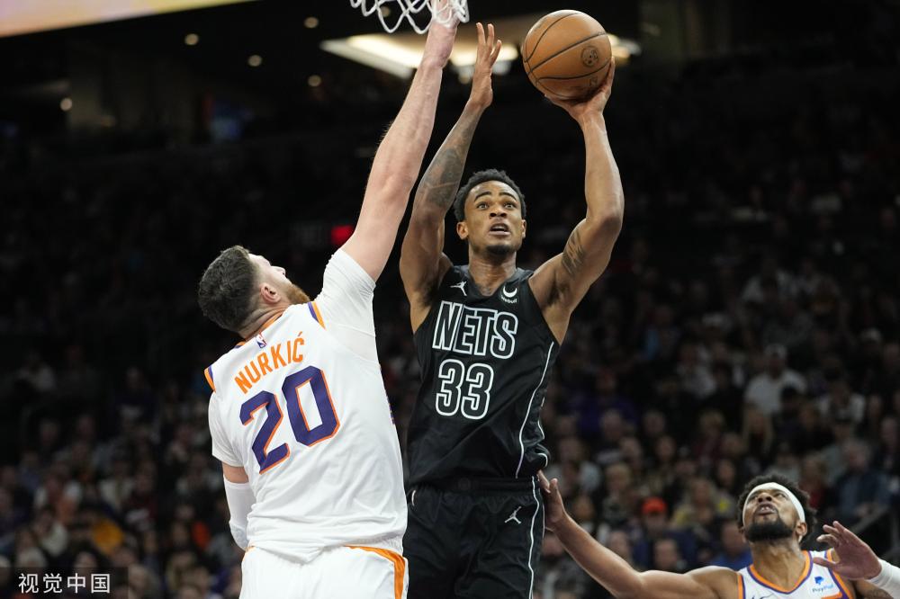 由意大利著 由意大利著